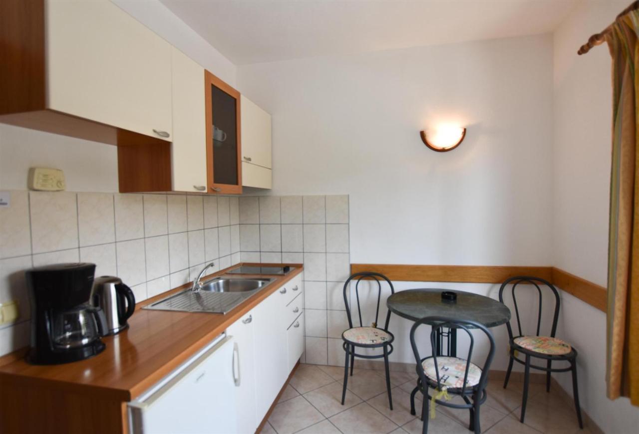Apartments Karmen Primošten Екстериор снимка