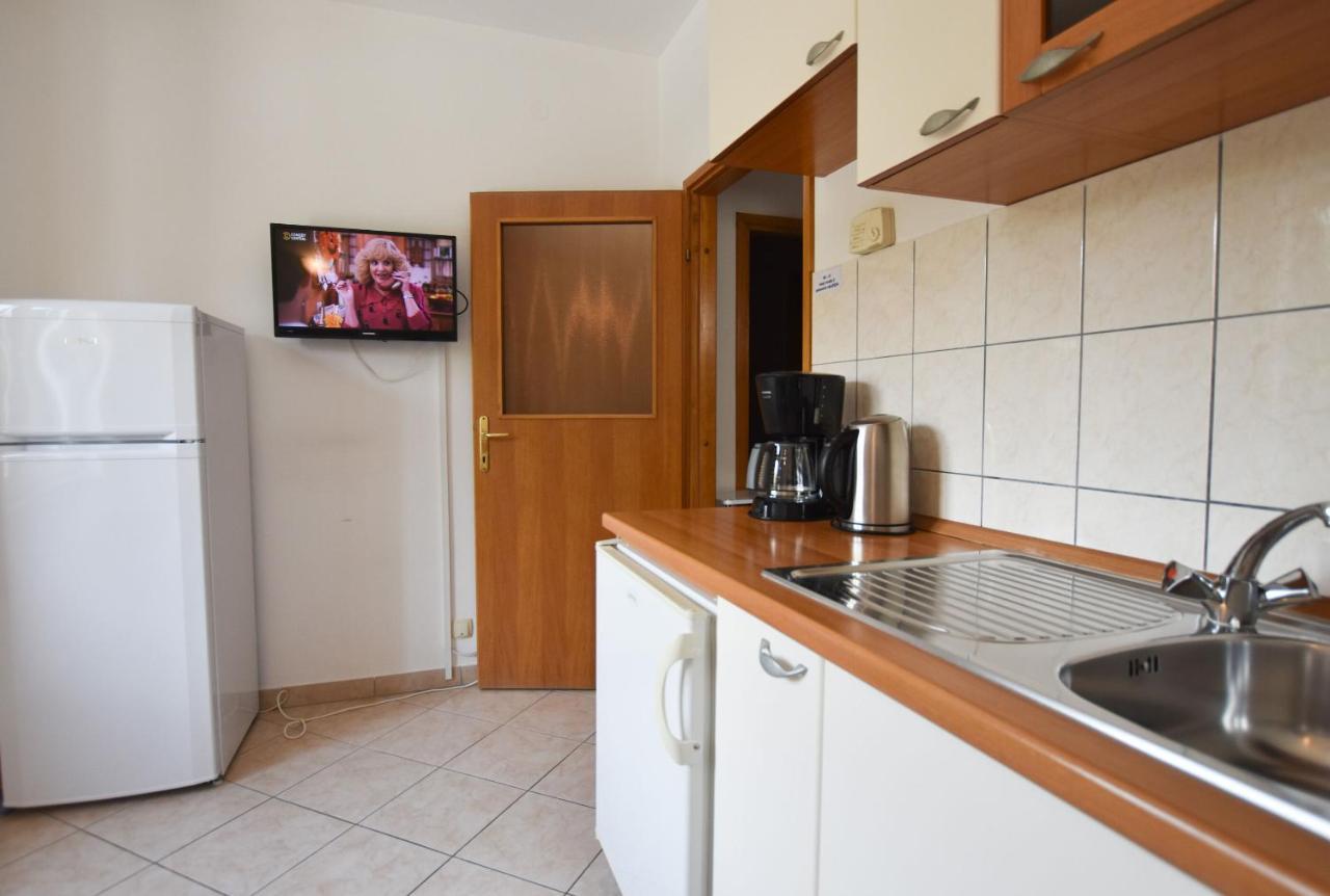 Apartments Karmen Primošten Екстериор снимка
