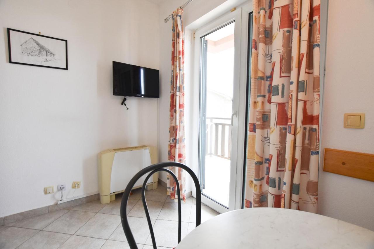 Apartments Karmen Primošten Екстериор снимка
