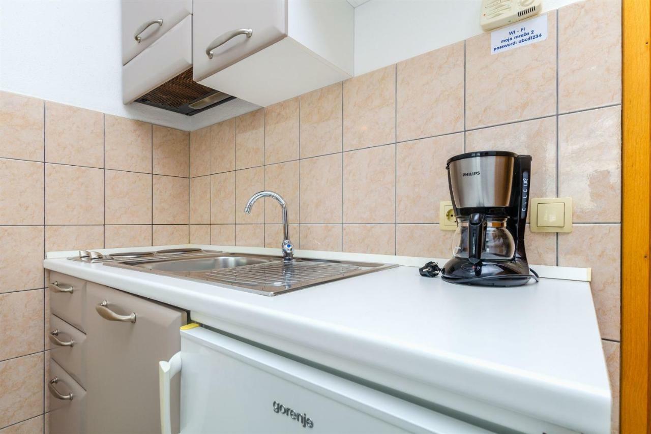 Apartments Karmen Primošten Стая снимка
